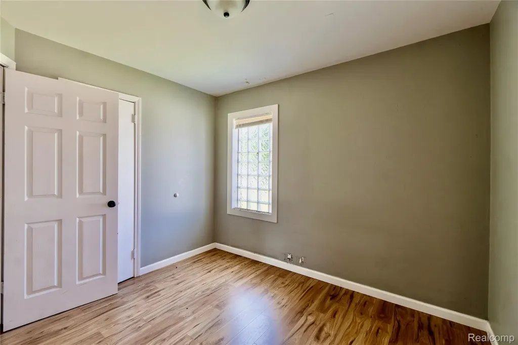 19409 Fairport Street Detroit City MI 48205