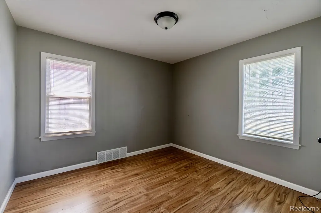 19409 Fairport Street Detroit City MI 48205