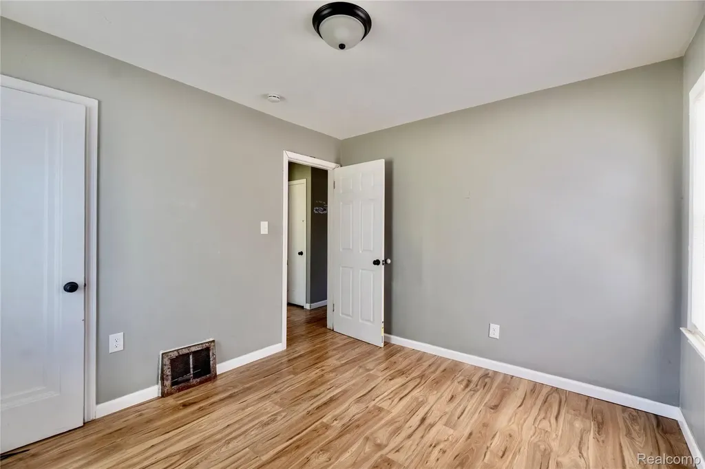 19409 Fairport Street Detroit City MI 48205