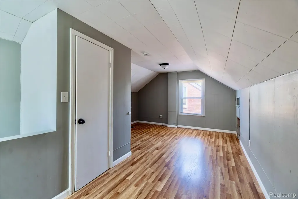 19409 Fairport Street Detroit City MI 48205