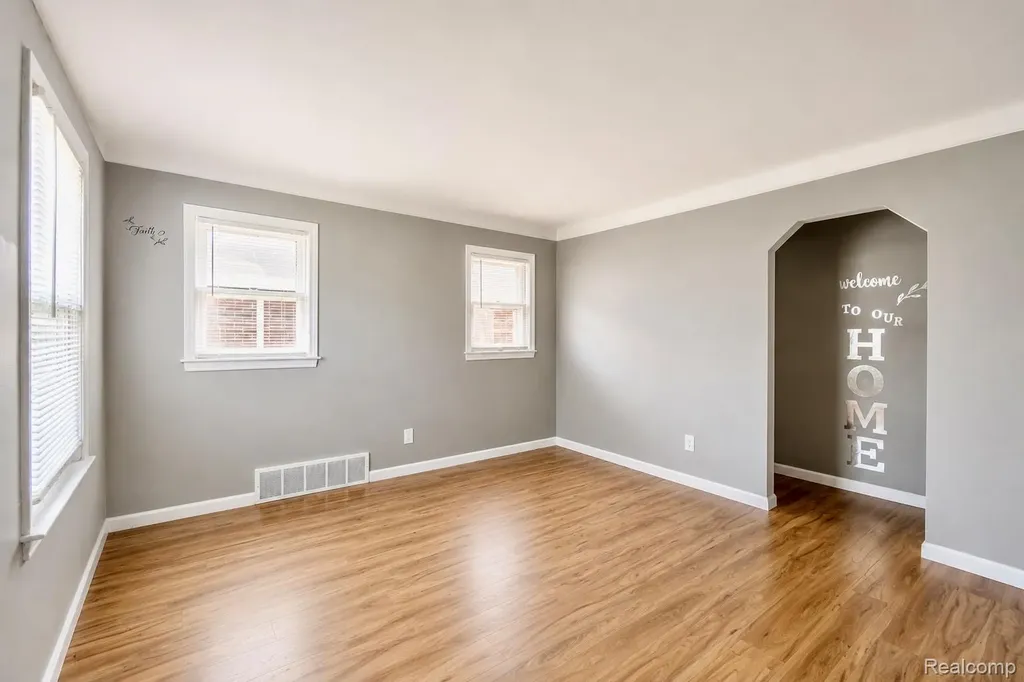 19409 Fairport Street Detroit City MI 48205