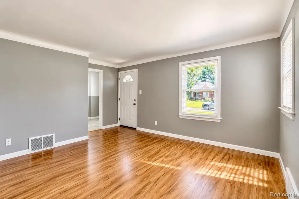 19409 Fairport Street Detroit City MI 48205