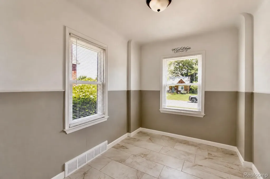 19409 Fairport Street Detroit City MI 48205