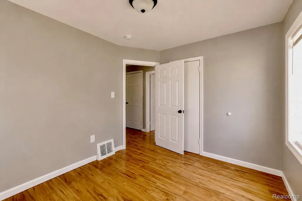 19409 Fairport Street Detroit City MI 48205