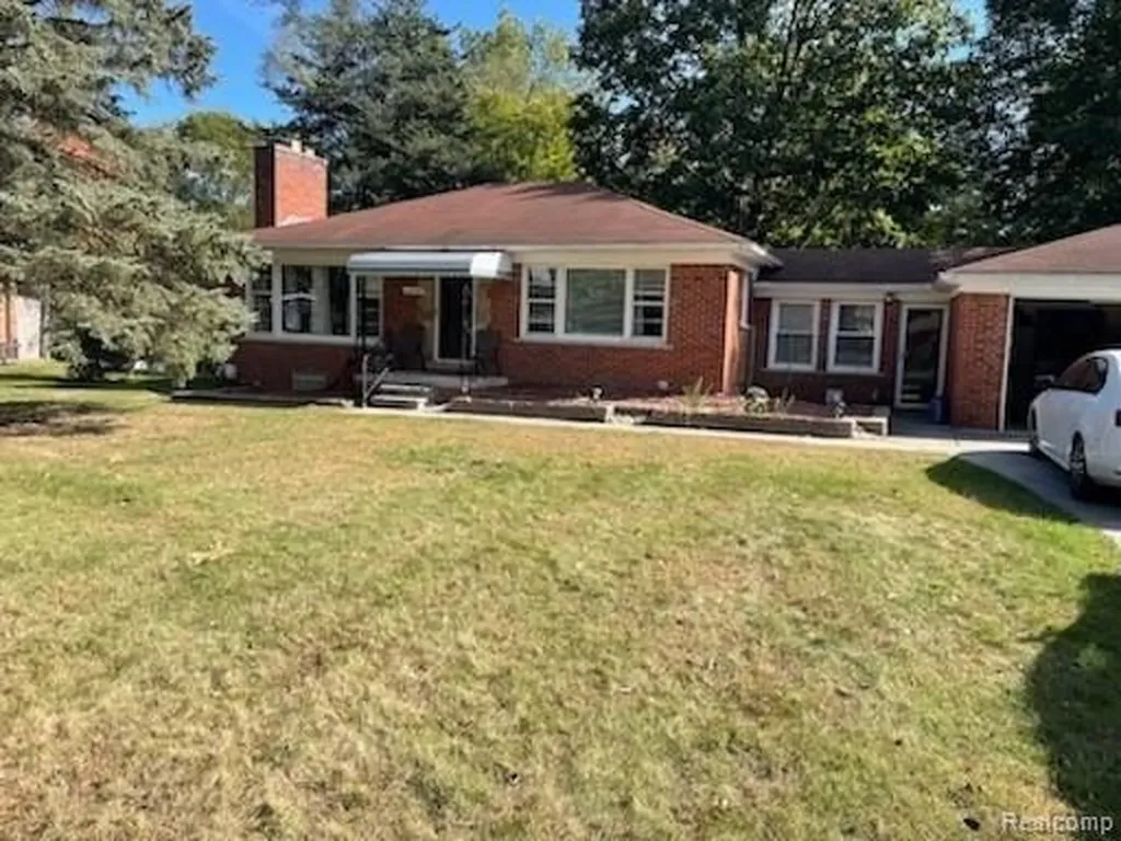 23409 Ranch Hill Drive W Southfield City MI 48033
