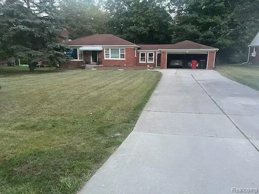 23409 Ranch Hill Drive W Southfield City MI 48033