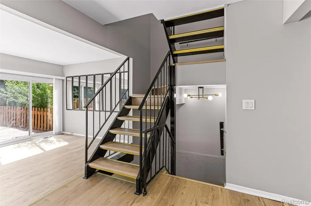 5232 Breeze Hill Place Troy City MI 48098