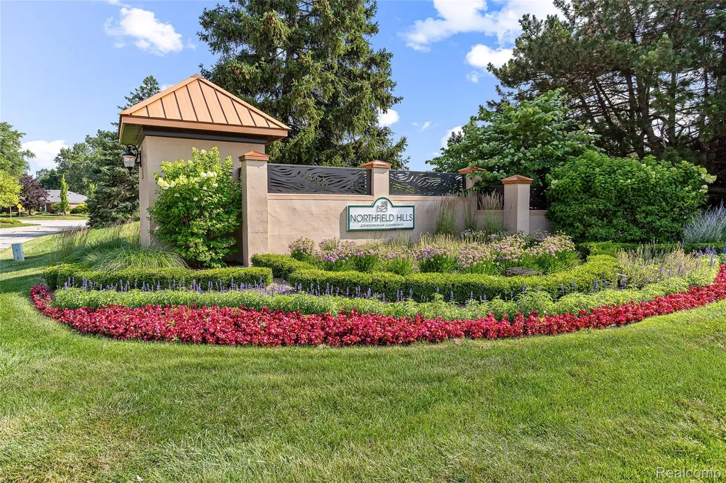 5232 Breeze Hill Place Troy City MI 48098