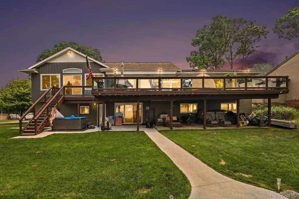 3233 Shawnee Lane Waterford Charter Township MI 48329