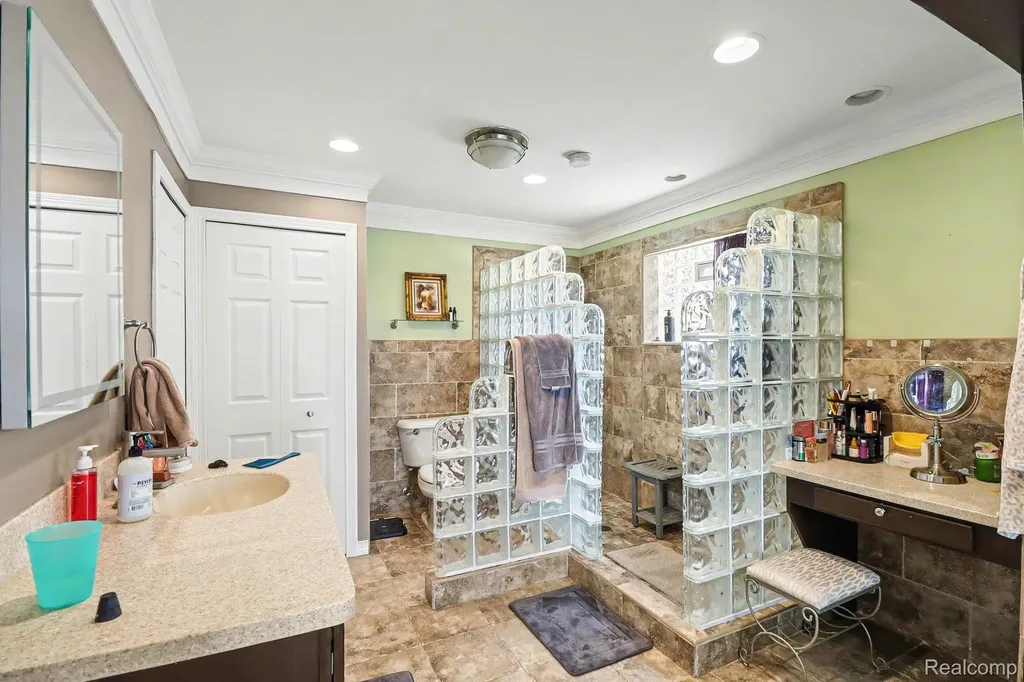 3233 Shawnee Lane Waterford Charter Township MI 48329