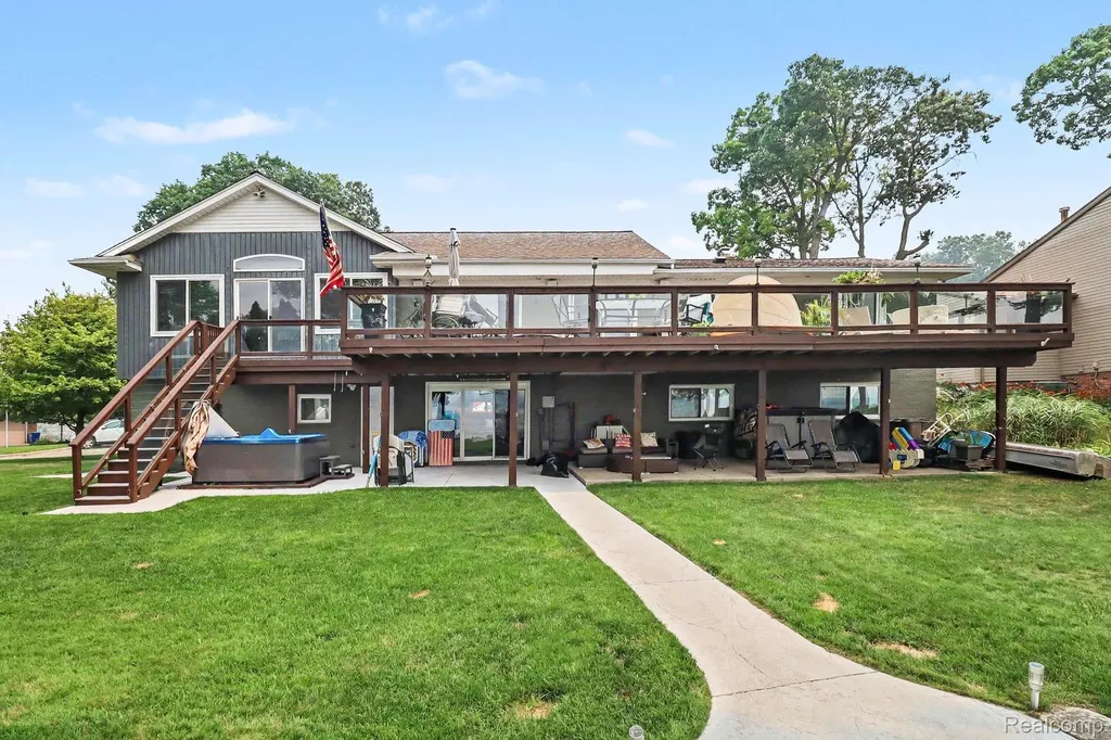 3233 Shawnee Lane Waterford Charter Township MI 48329