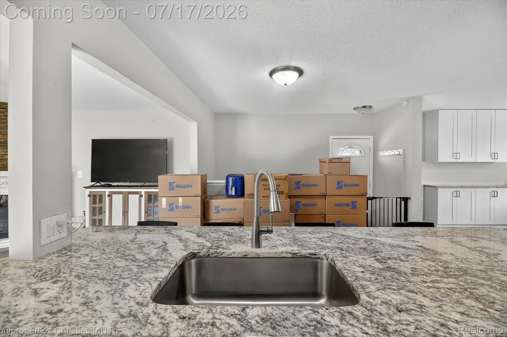 34329 Florence Street Westland City MI 48185