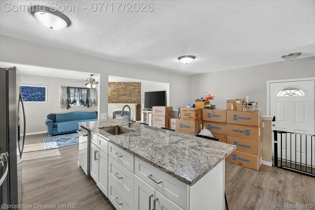 34329 Florence Street Westland City MI 48185
