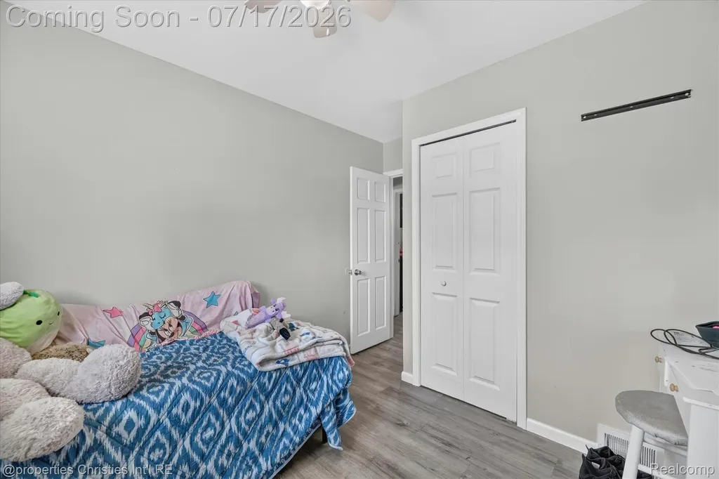 34329 Florence Street Westland City MI 48185