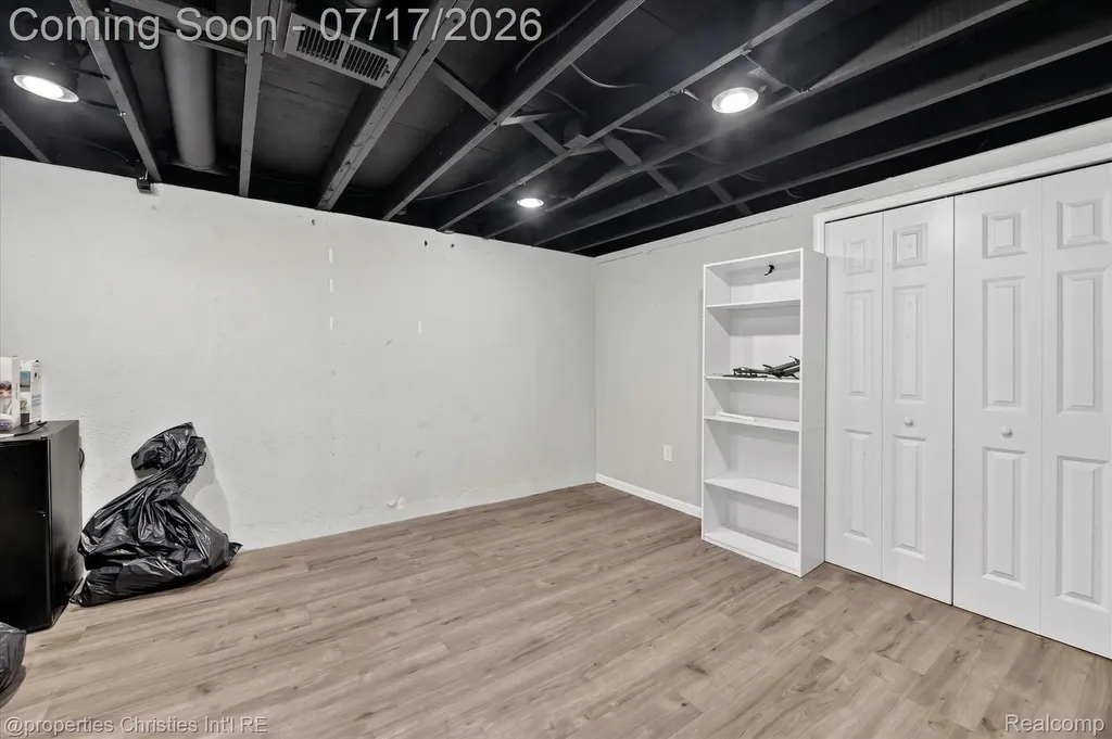 34329 Florence Street Westland City MI 48185