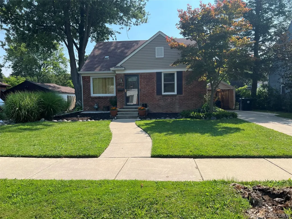 17200 Norborne Redford Charter Township MI 48240