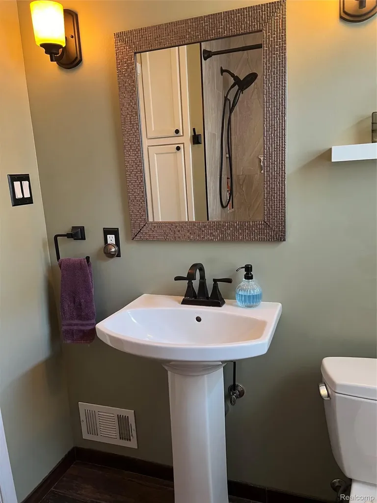 17200 Norborne Redford Charter Township MI 48240