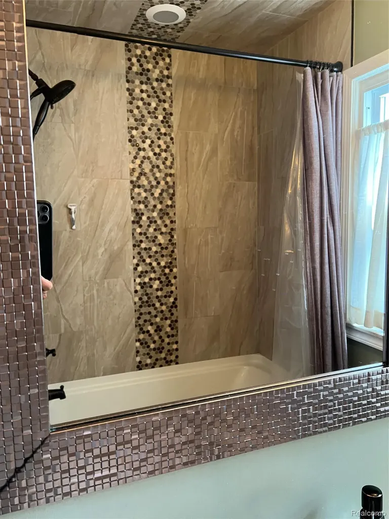 17200 Norborne Redford Charter Township MI 48240