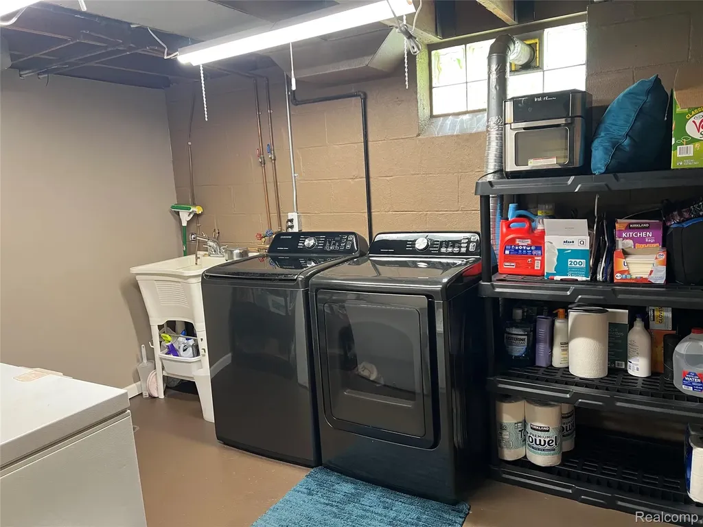 17200 Norborne Redford Charter Township MI 48240