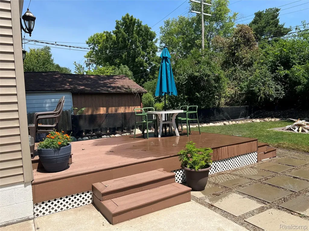 17200 Norborne Redford Charter Township MI 48240