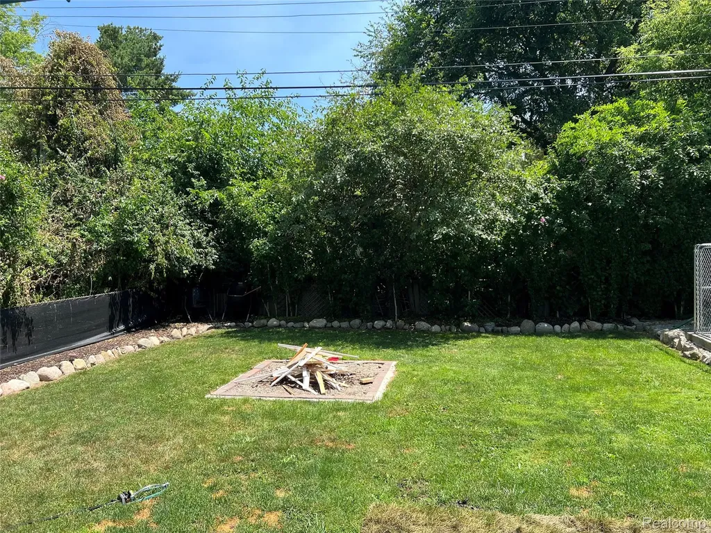 17200 Norborne Redford Charter Township MI 48240