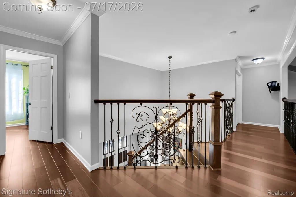 23134 Fox Creek Farmington Hills City MI 48335