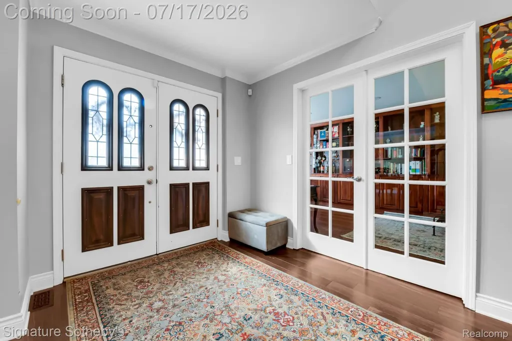23134 Fox Creek Farmington Hills City MI 48335