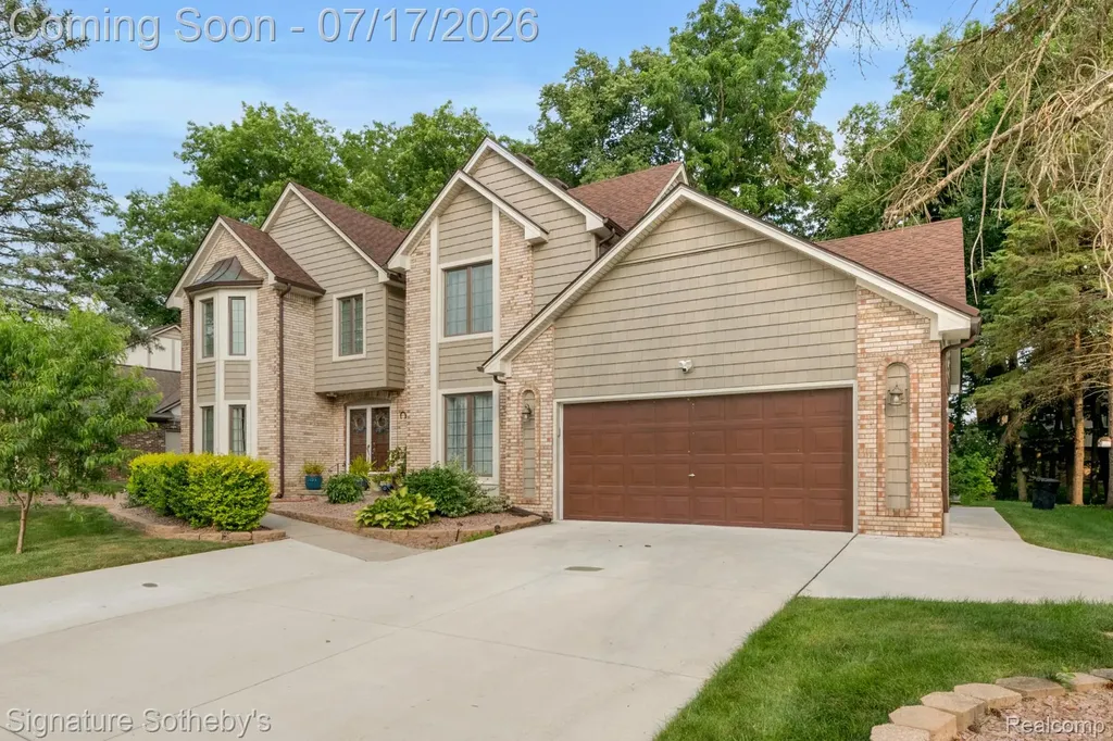 23134 Fox Creek Farmington Hills City MI 48335