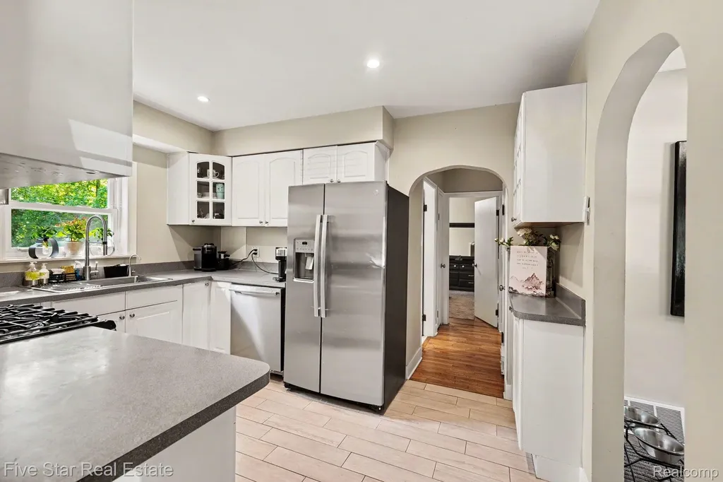 6700 Pontiac Trail Road West Bloomfield Charter Township MI 48323