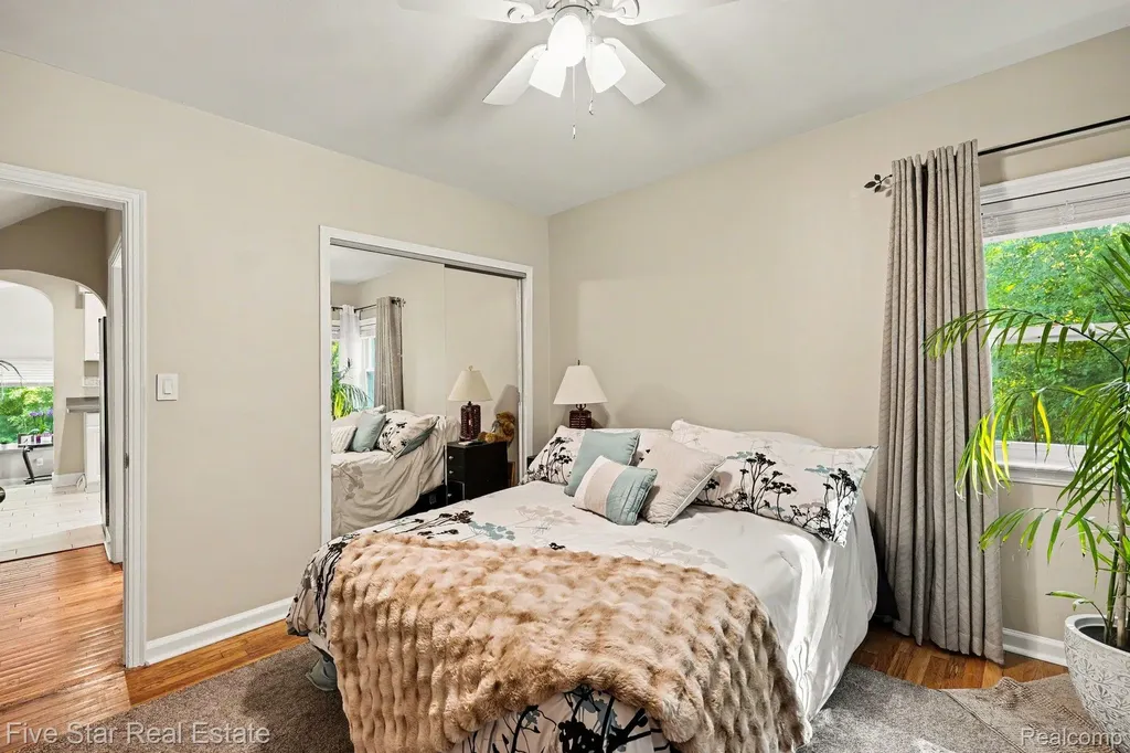 6700 Pontiac Trail Road West Bloomfield Charter Township MI 48323