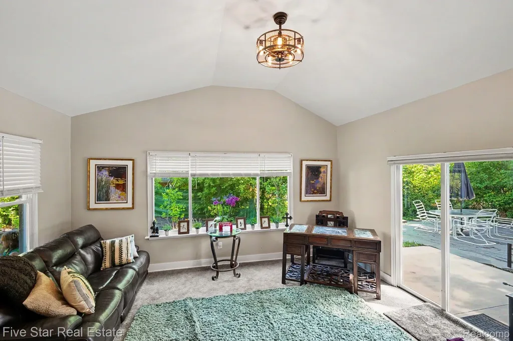 6700 Pontiac Trail Road West Bloomfield Charter Township MI 48323