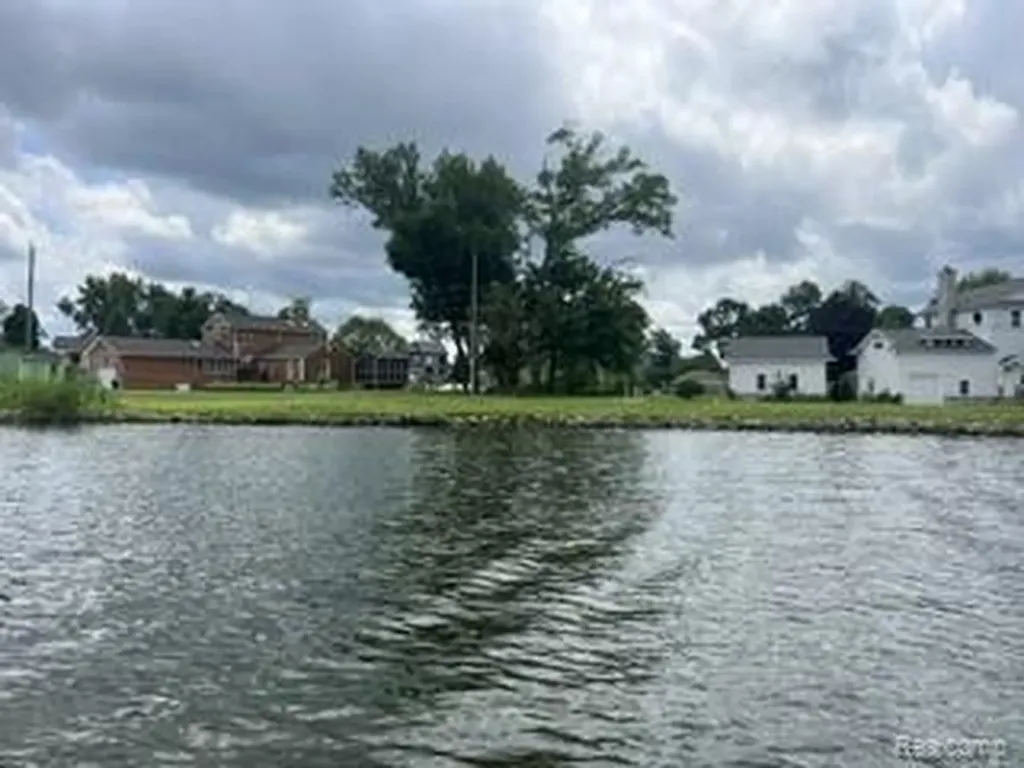 9510 Buckingham White Lake Charter Township MI 48386