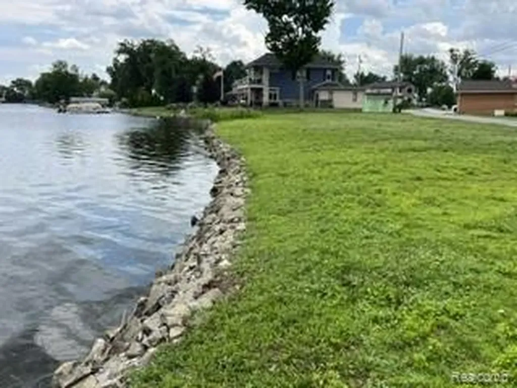 9510 Buckingham White Lake Charter Township MI 48386