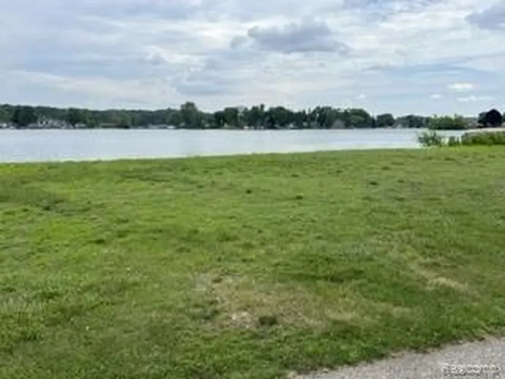 9510 Buckingham White Lake Charter Township MI 48386