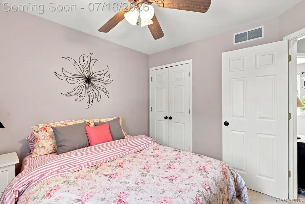 3214 Greenwood Drive Rochester Hills City MI 48309