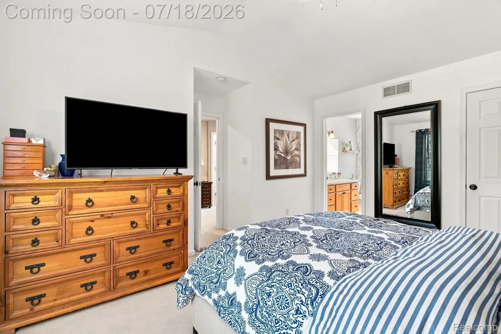 3214 Greenwood Drive Rochester Hills City MI 48309