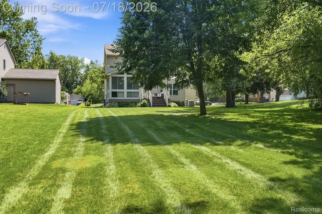 3214 Greenwood Drive Rochester Hills City MI 48309