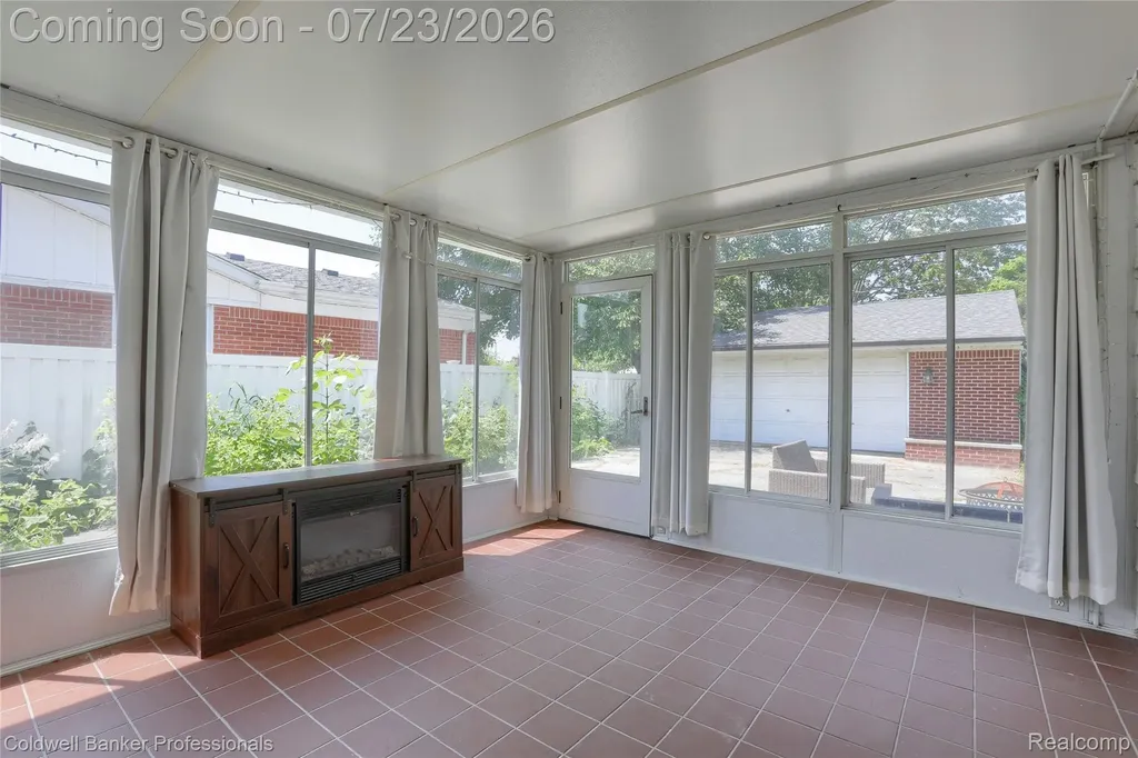 37161 Castleton Drive Sterling Heights City MI 48312