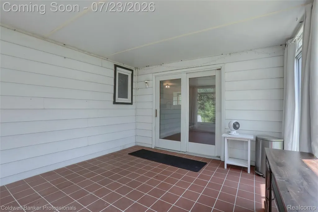37161 Castleton Drive Sterling Heights City MI 48312