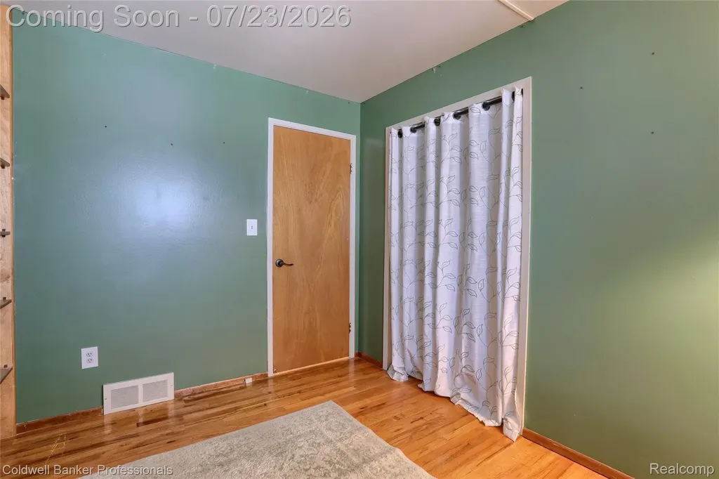 37161 Castleton Drive Sterling Heights City MI 48312