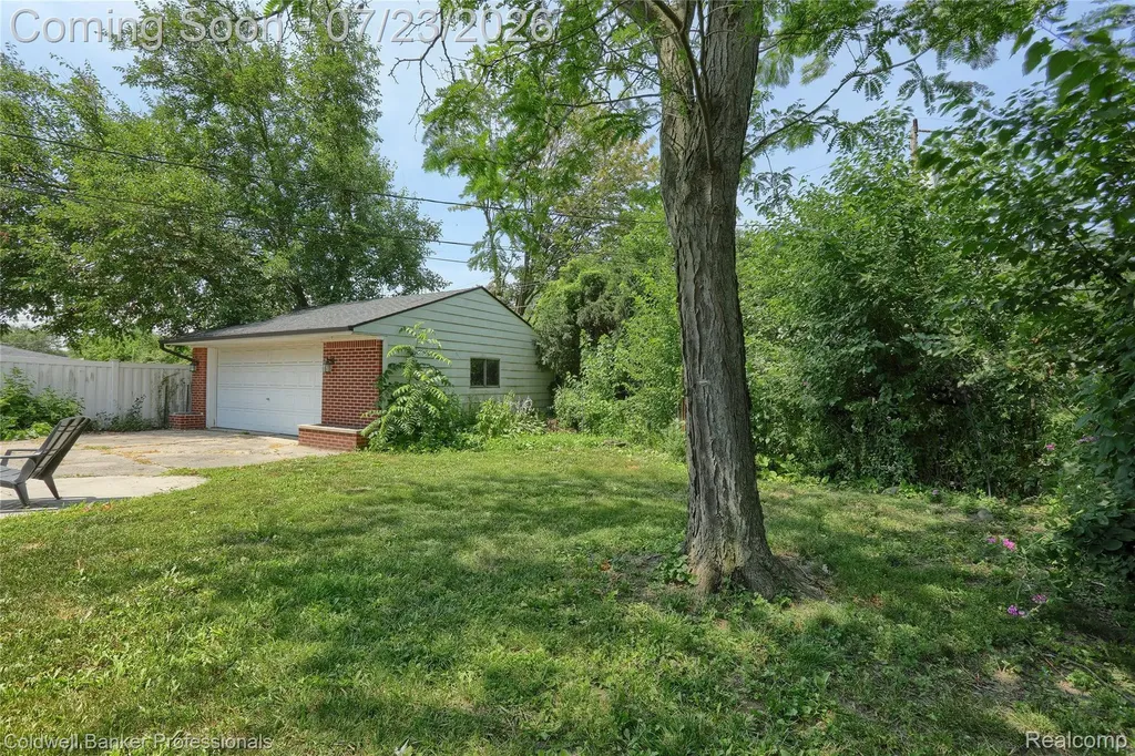 37161 Castleton Drive Sterling Heights City MI 48312