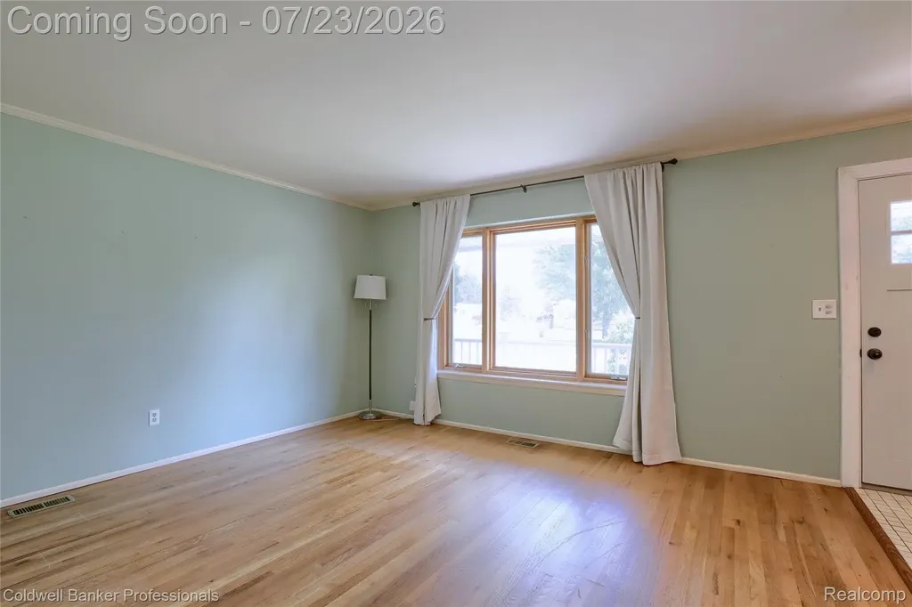 37161 Castleton Drive Sterling Heights City MI 48312
