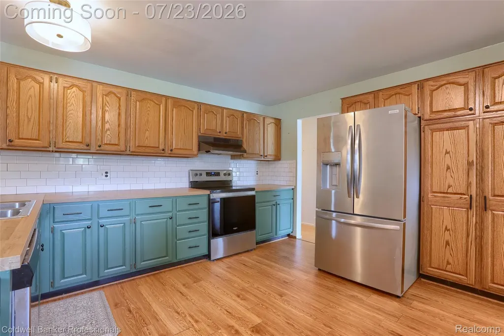 37161 Castleton Drive Sterling Heights City MI 48312