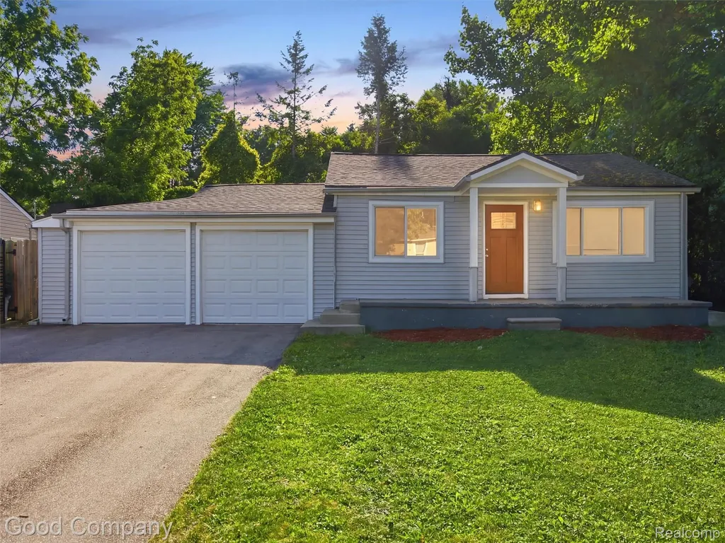 4030 Manitoba Street Auburn Hills City MI 48326