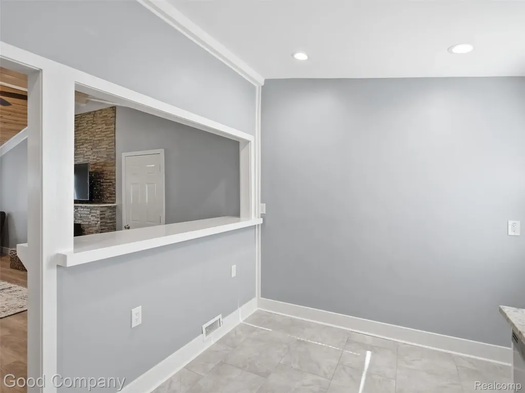4030 Manitoba Street Auburn Hills City MI 48326