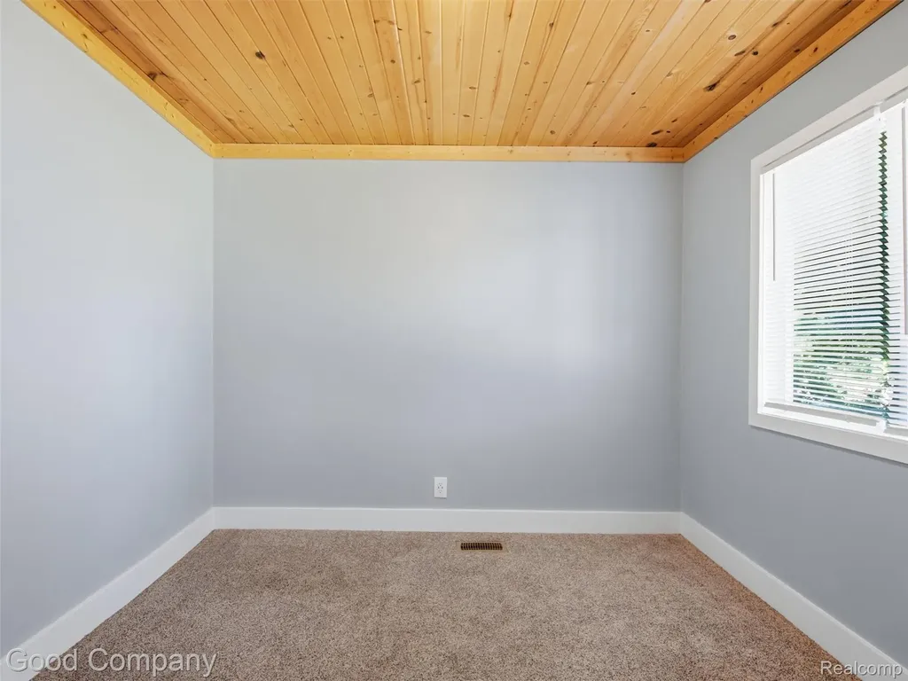 4030 Manitoba Street Auburn Hills City MI 48326
