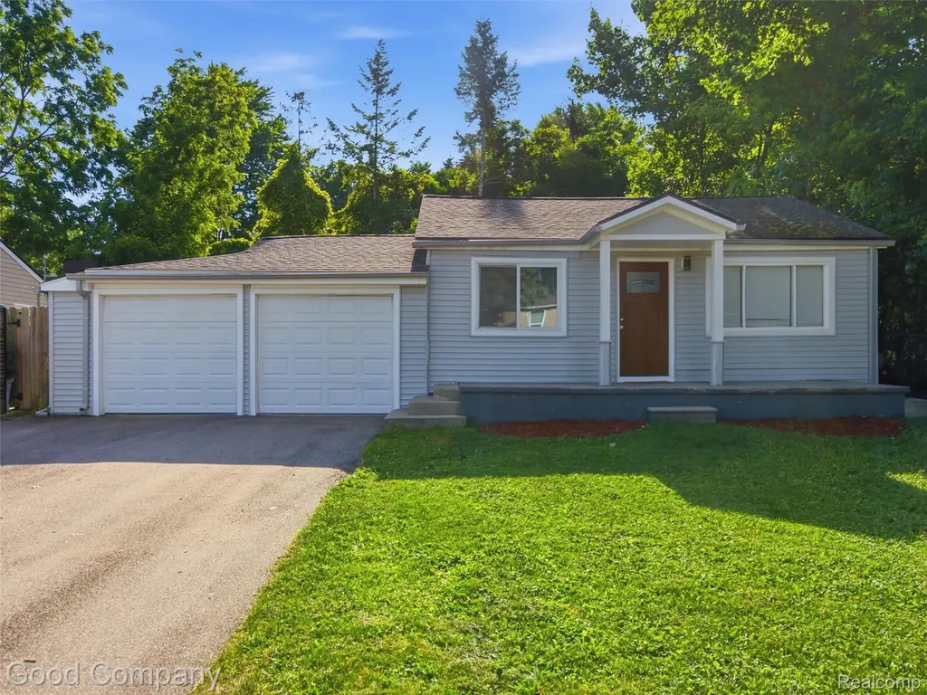 4030 Manitoba Street Auburn Hills City MI 48326