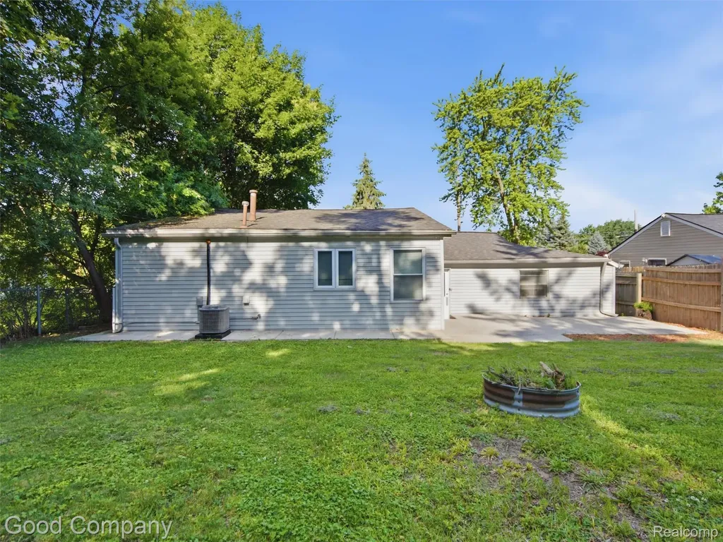 4030 Manitoba Street Auburn Hills City MI 48326