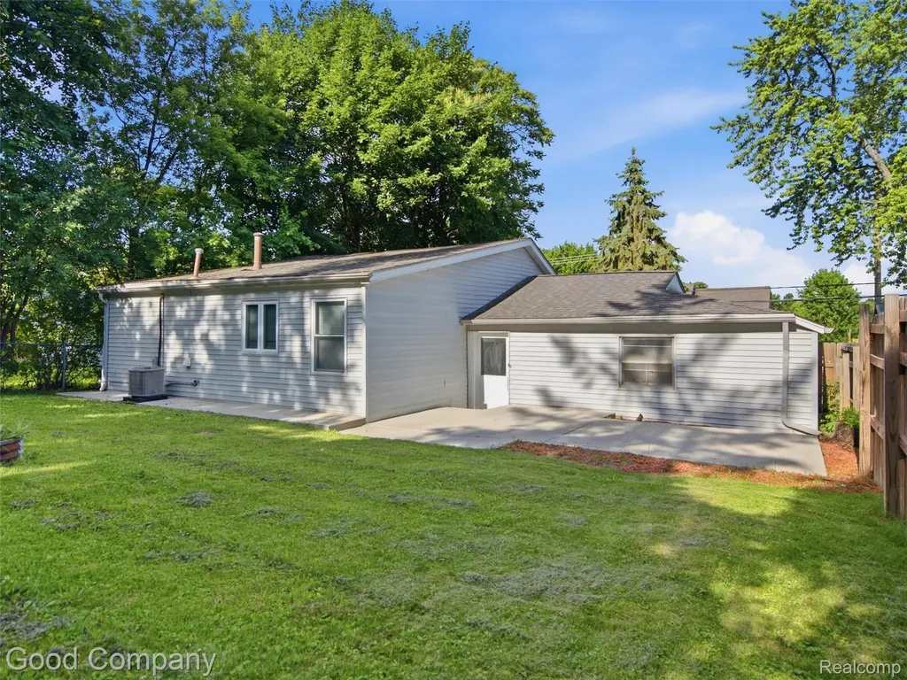4030 Manitoba Street Auburn Hills City MI 48326