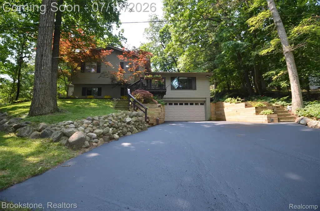 4979 Waw Ban See Drive Independence Charter Township MI 48348